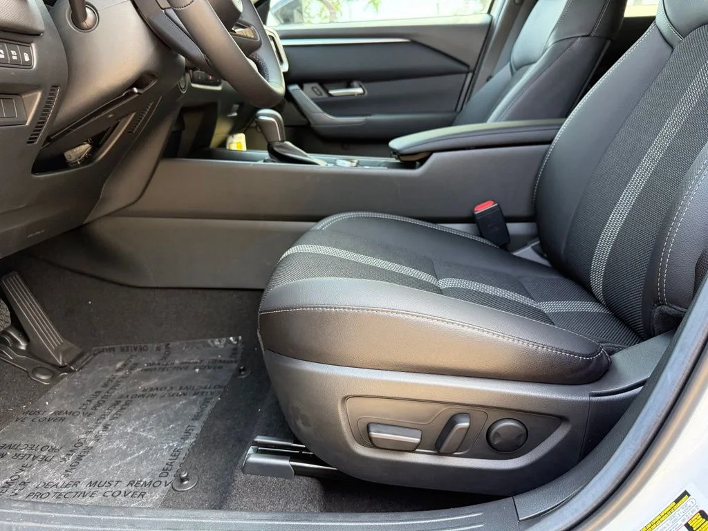 New 2026 Wind Chill Pearl Mazda Preferred AWD image 12