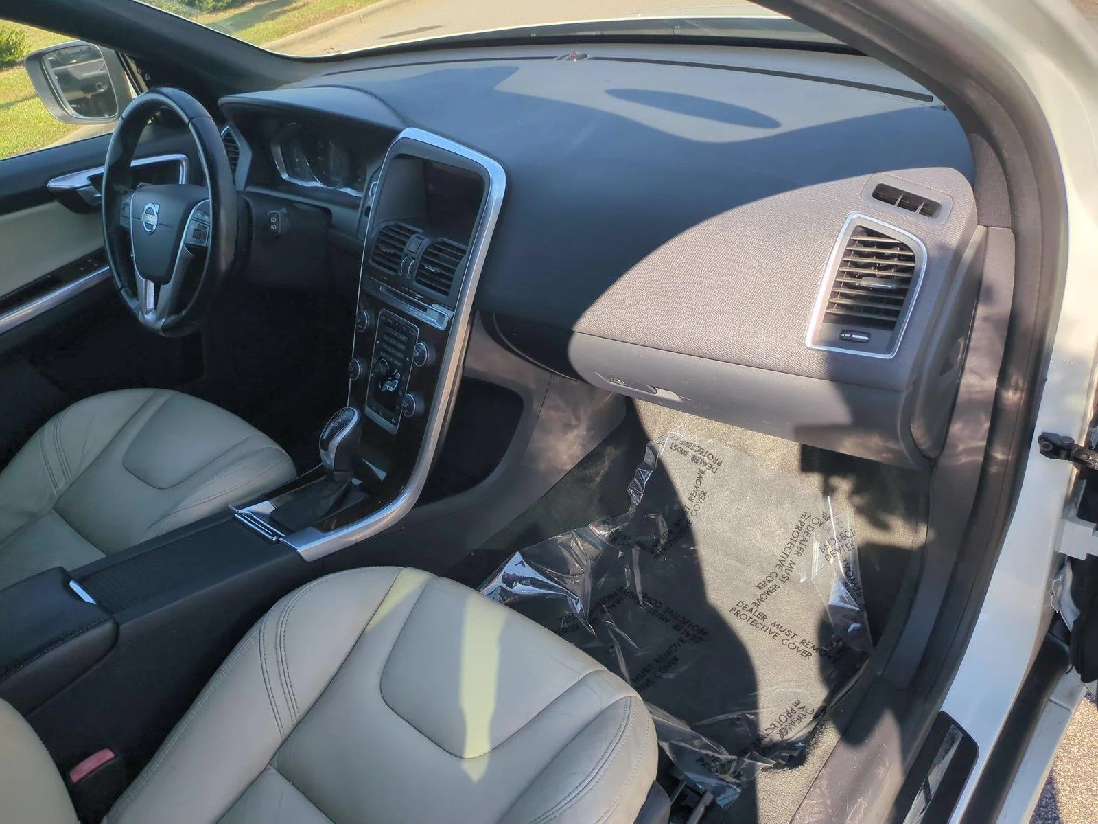Used 2015 Ice White Volvo T5 Drive-E Premier image 36