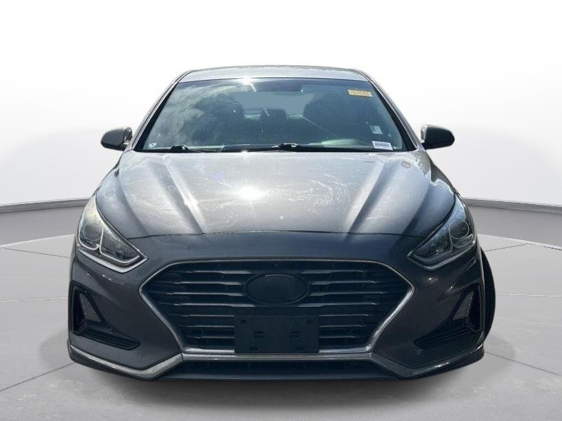 Used 2018 Machine Gray Hyundai SE image 3
