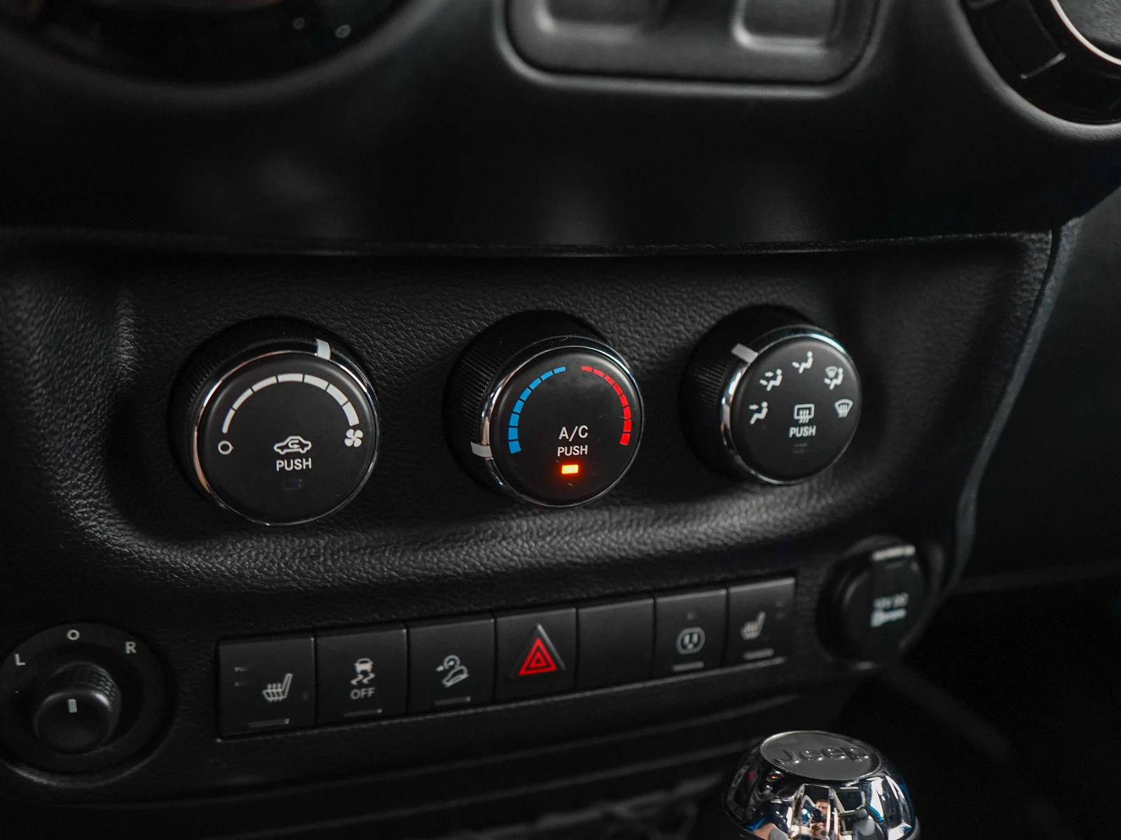 Used 2017 Chief Clearcoat Jeep Winter image 18