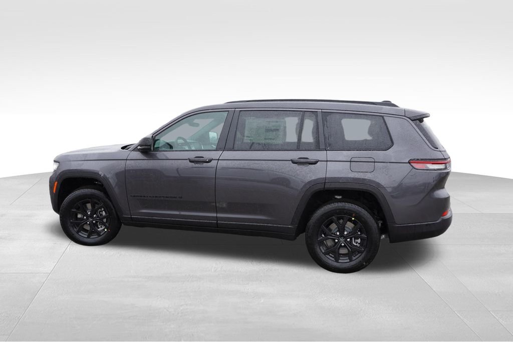 New 2026 Baltic Gray Metallic Clear-Coat Exterior Paint Jeep Altitude image 6
