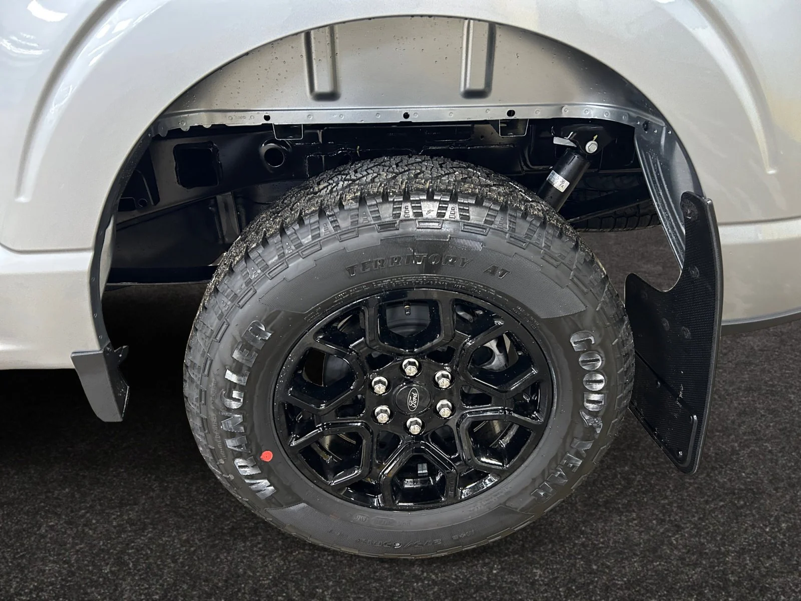 New 2026 Iconic Silver Metallic Ford XLT image 9