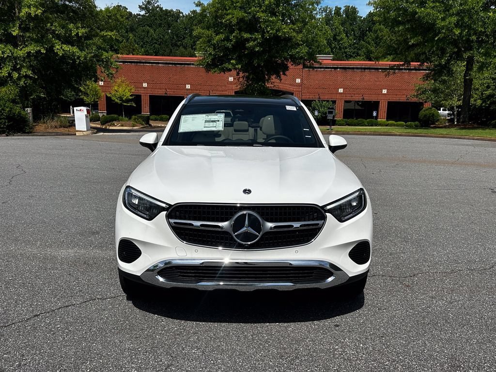 New 2026 Polar White Mercedes-Benz GLC 300 image 3