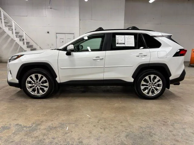 Used 2024 WIND CHILL PEARL Toyota  image 4