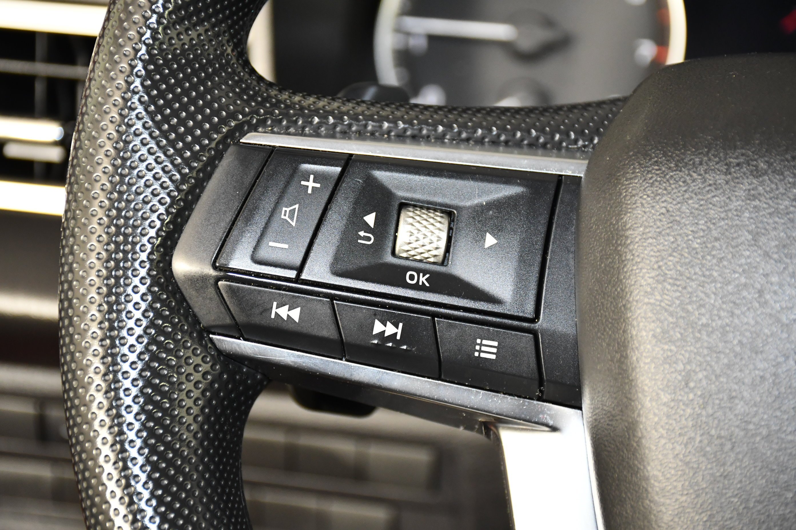 Certified Used 2024 Red Diamond Mitsubishi ES image 20