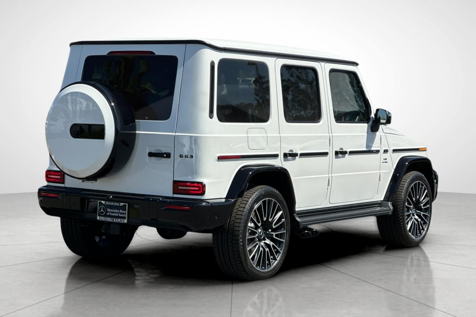 New 2026 MANUFAKTUR Moonlight White Metallic Mercedes-Benz G 63 AMG® image 12