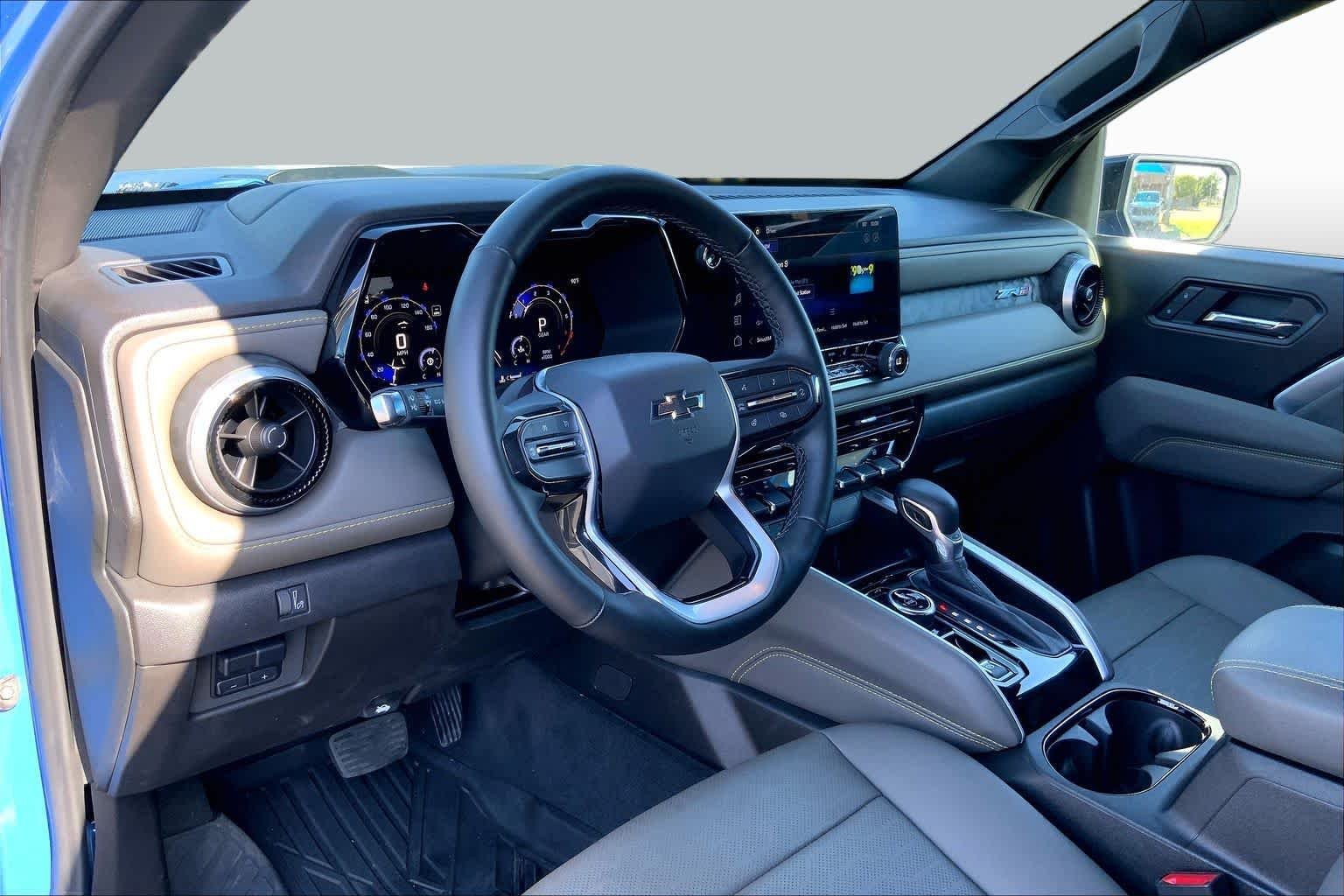 Used 2025 Reef Blue Metallic Chevrolet ZR2 image 18