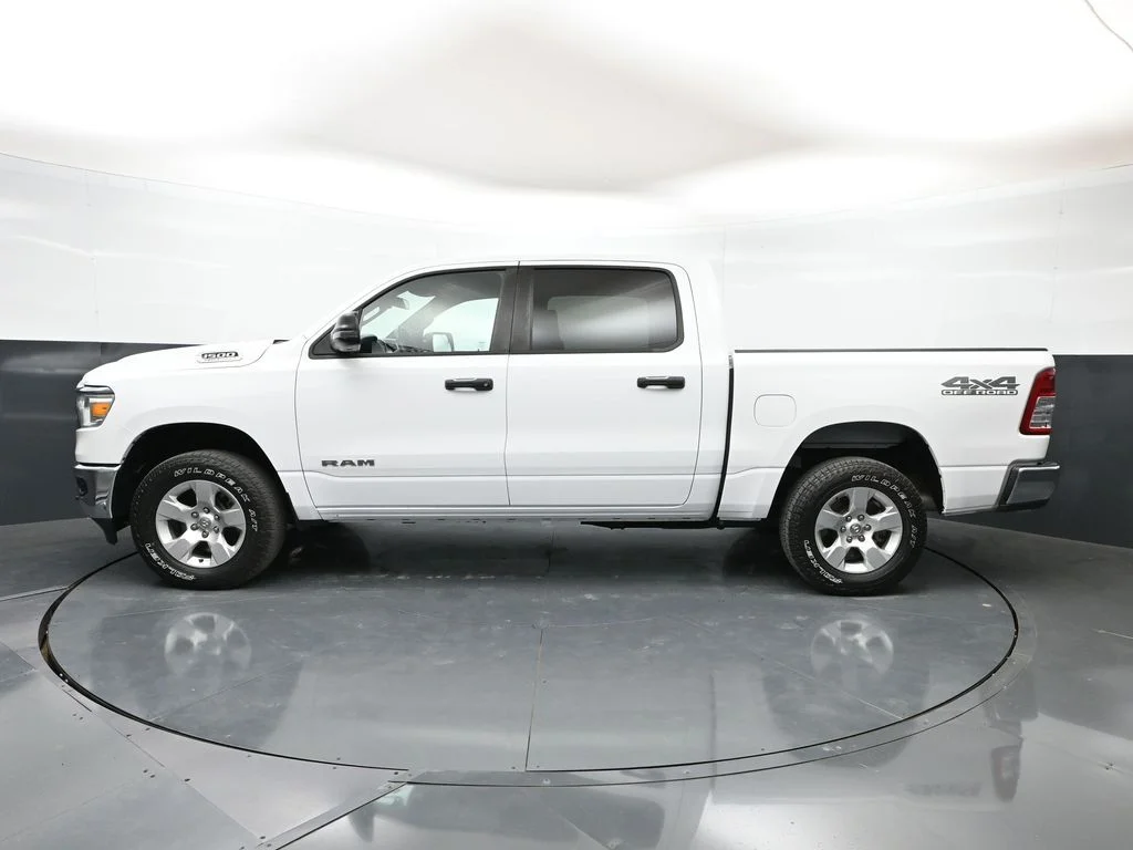 Used 2023 White Ram Big Horn/Lone Star image 37