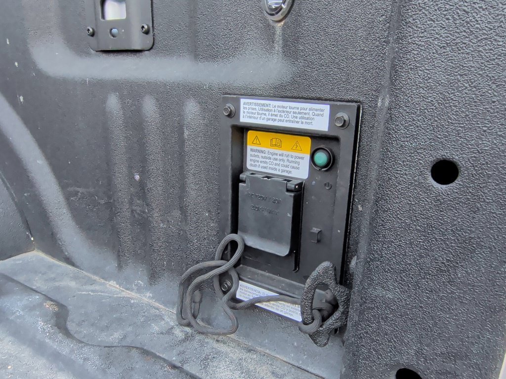 Used 2024 Silver Ford Lariat image 49