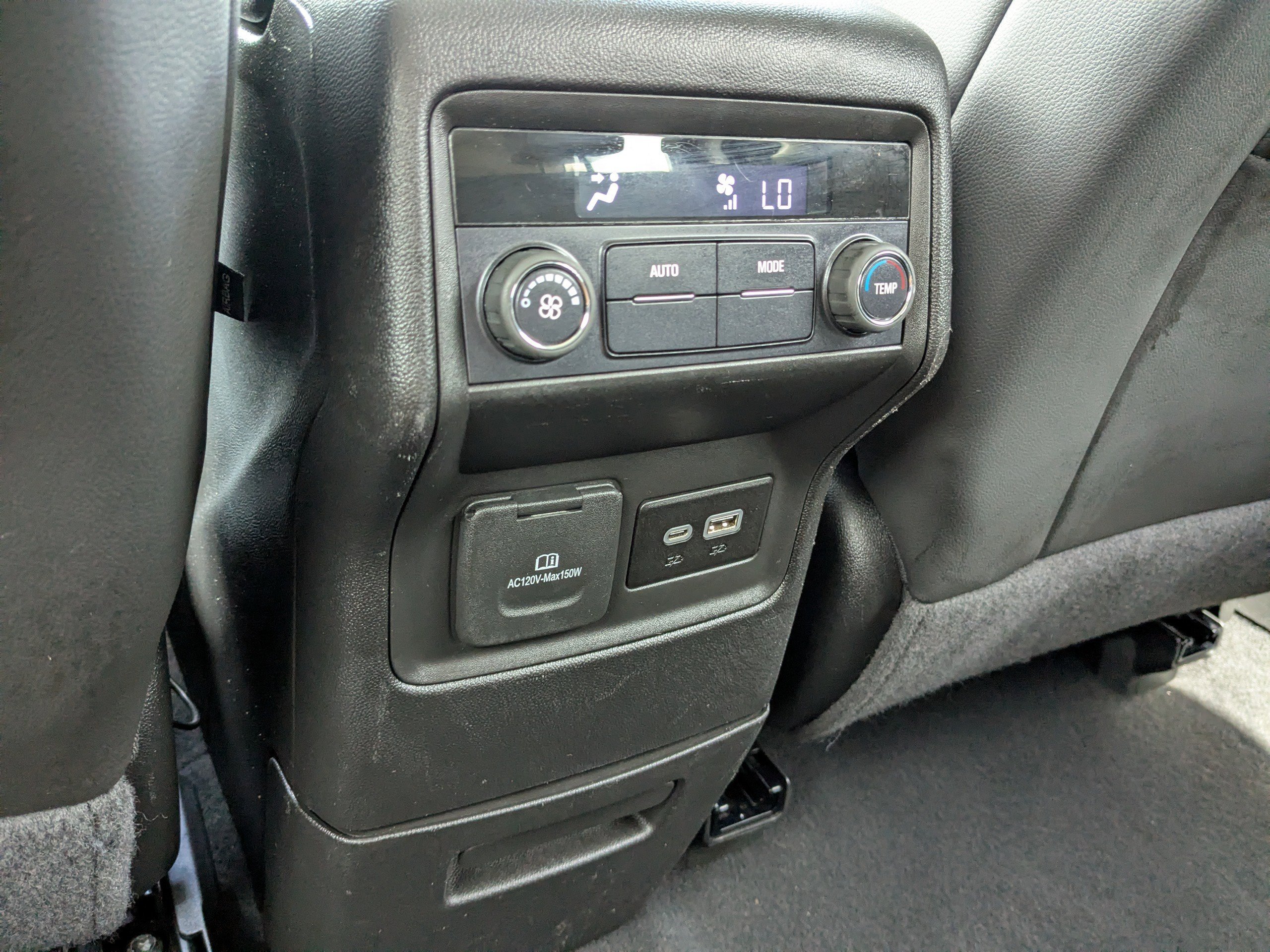2023 GMC Acadia SLT - Photo 16