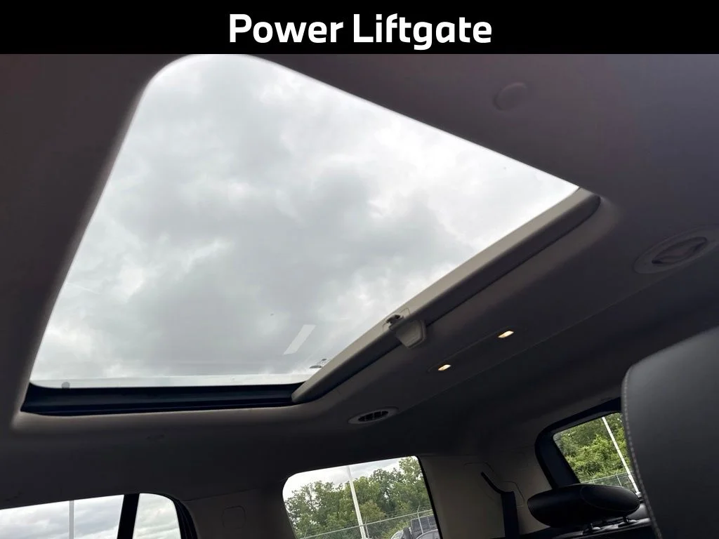 Used 2017 White GMC Denali image 10