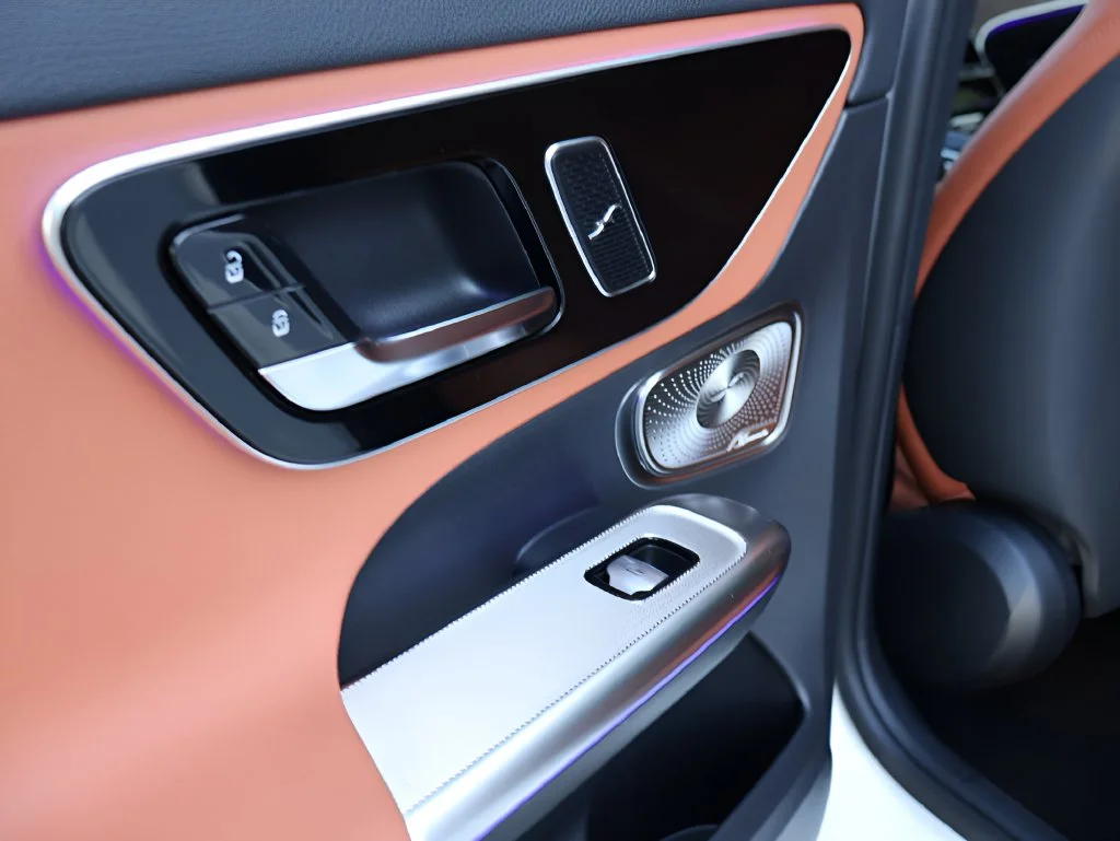 New 2026 Polar White Mercedes-Benz GLC 300 image 22