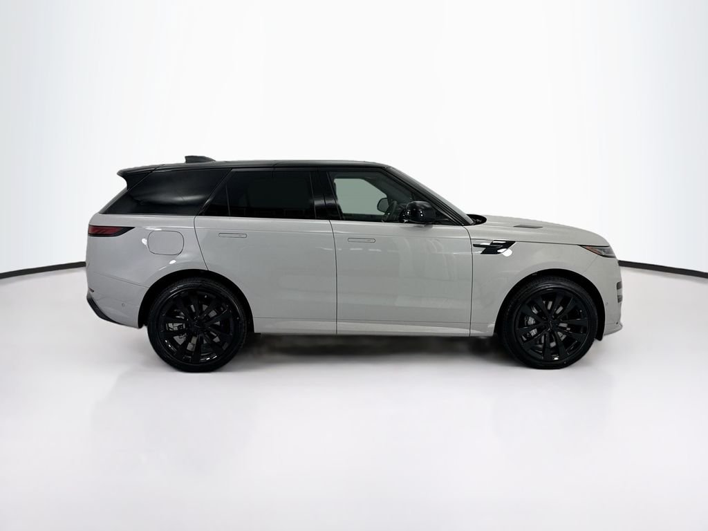 New 2026 Borasco Grey Land Rover Dynamic SE image 4