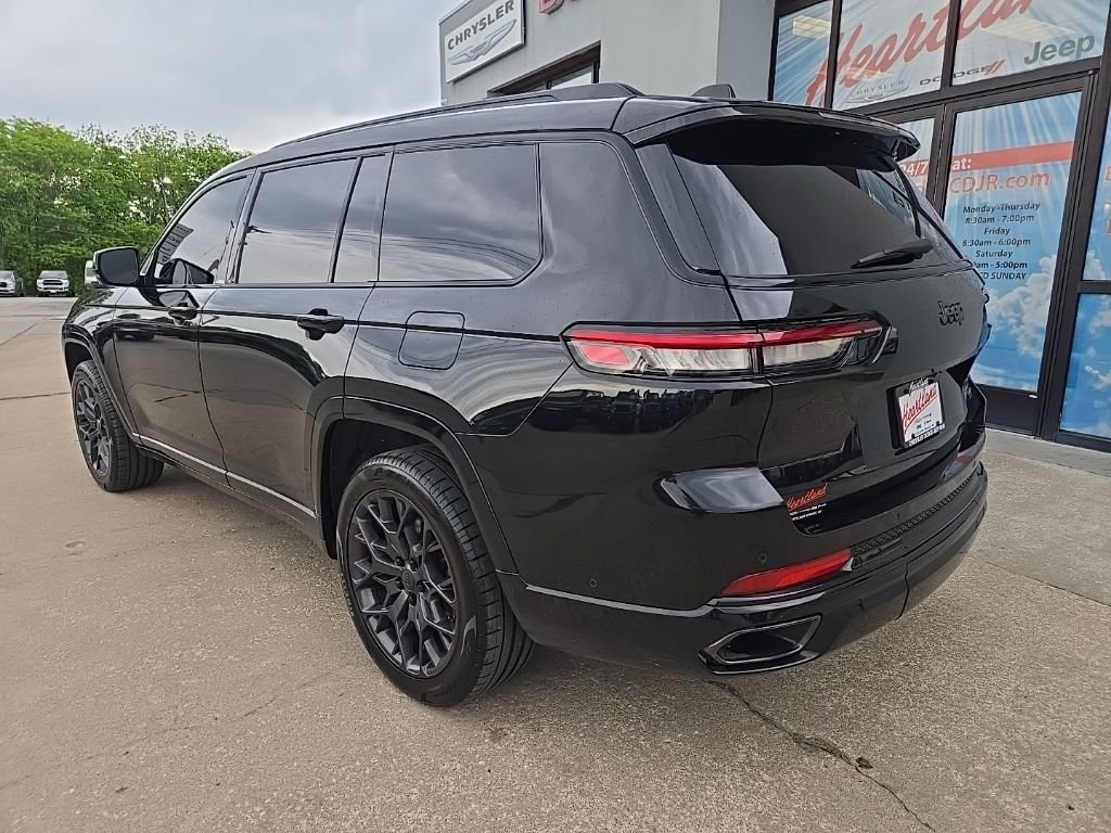 Used 2024 Black Jeep Summit image 9