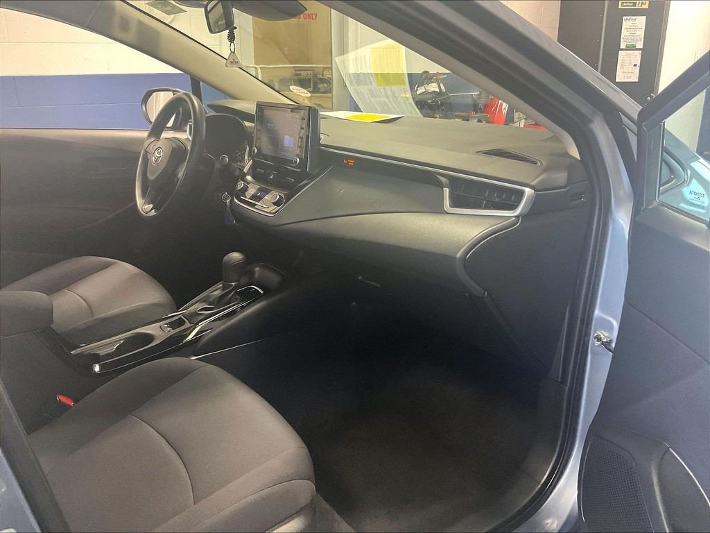 Used 2022 Gray Toyota LE image 13