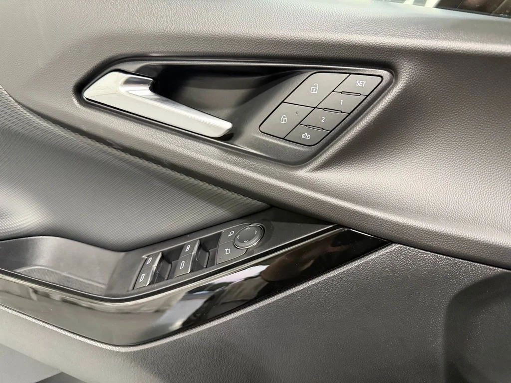 2027 Chevrolet Equinox RS - Photo 12