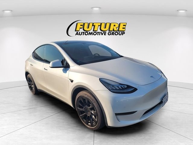 Used 2020  Tesla Long Range image 1