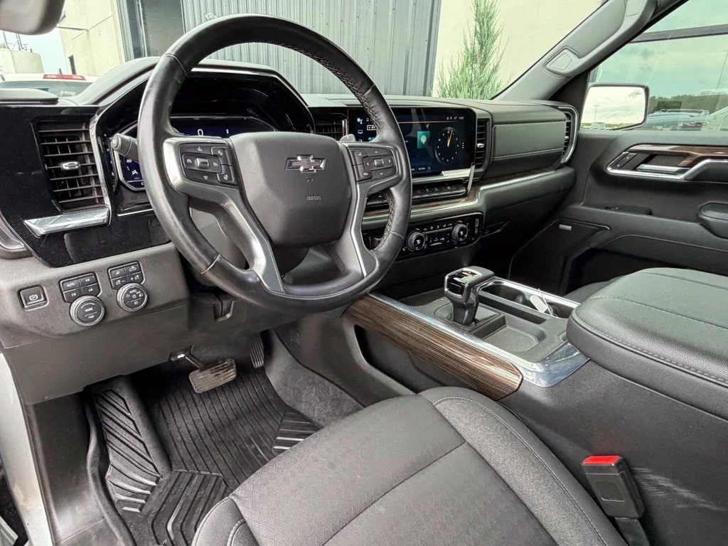 Used 2024 Gray Chevrolet RST image 7