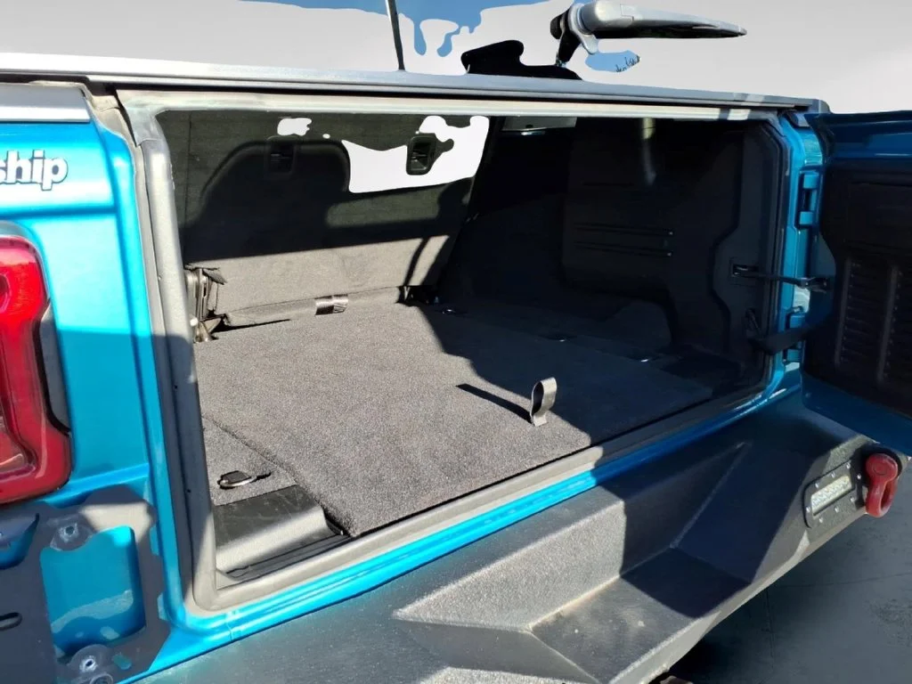 Used 2020 Teal Jeep Unlimited Rubicon image 11