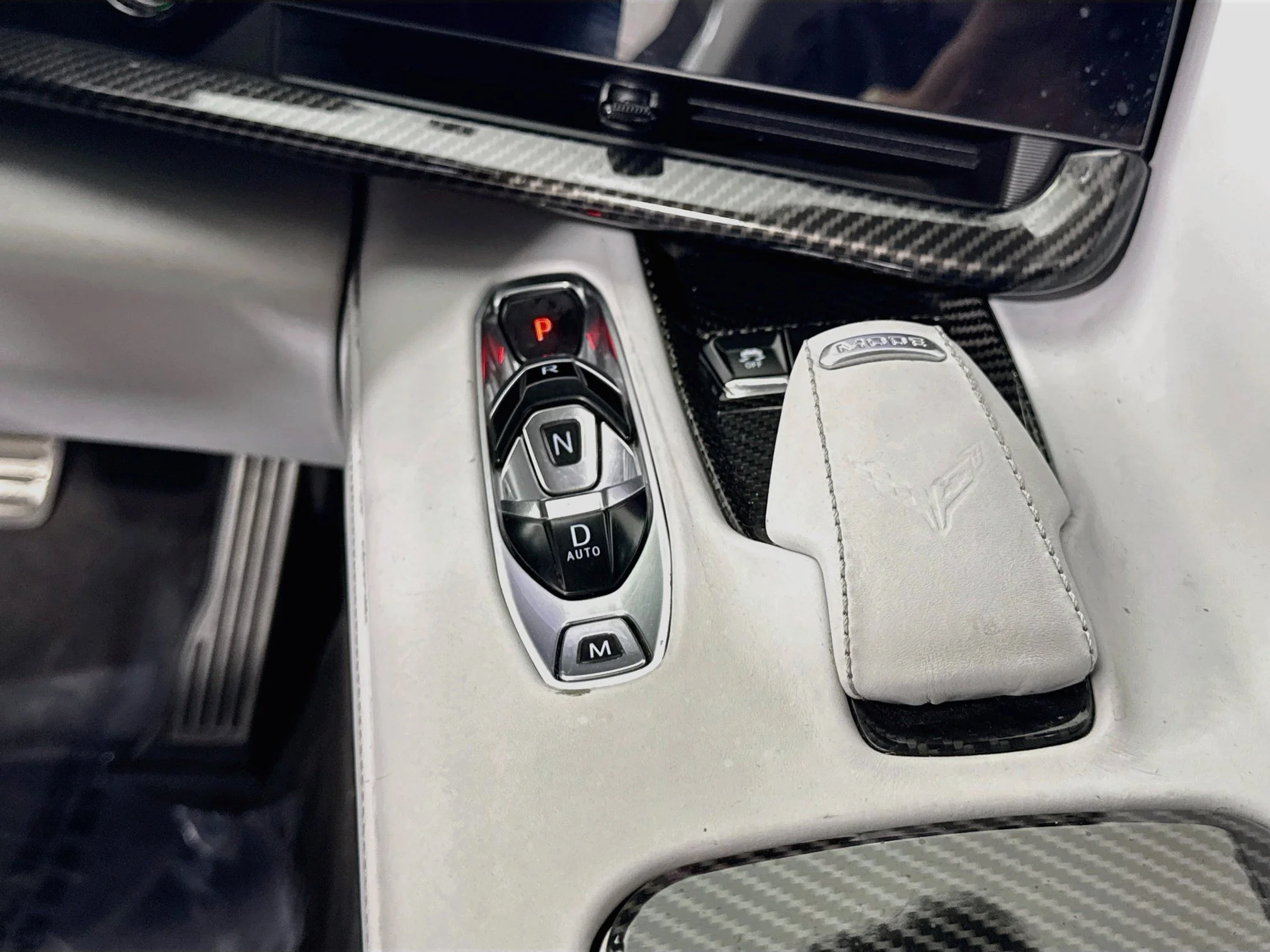 Used 2022 Arctic White Chevrolet 3LT image 19