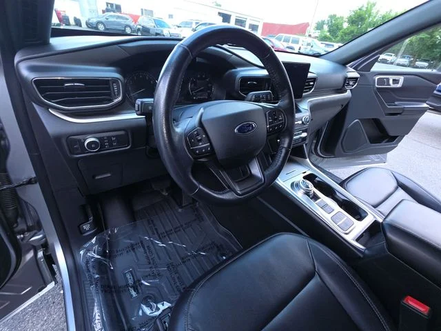 Used 2020 Silver Ford XLT image 18