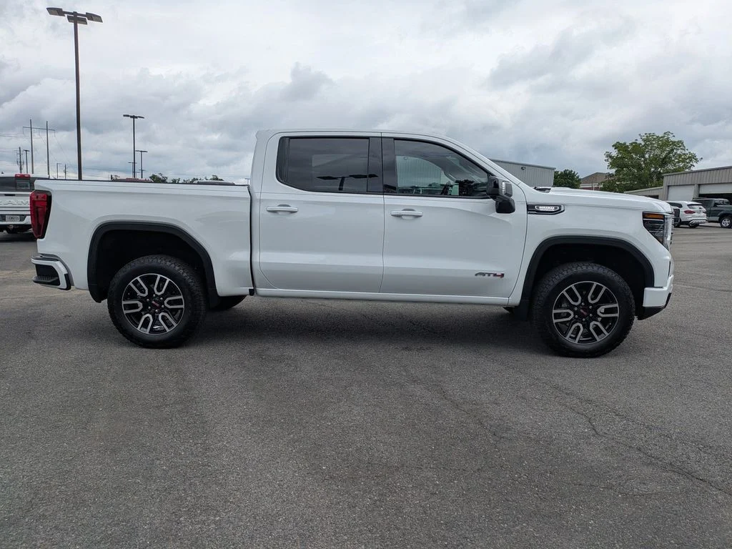 Used 2026 White GMC AT4 image 3