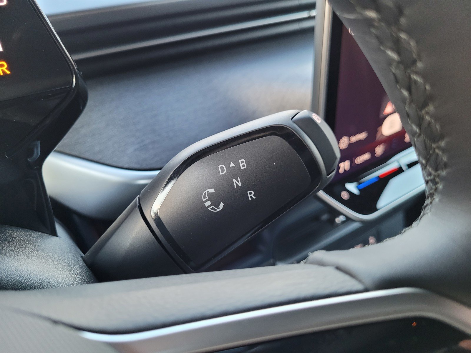 2025 Volkswagen ID. Buzz PRO S - Photo 12