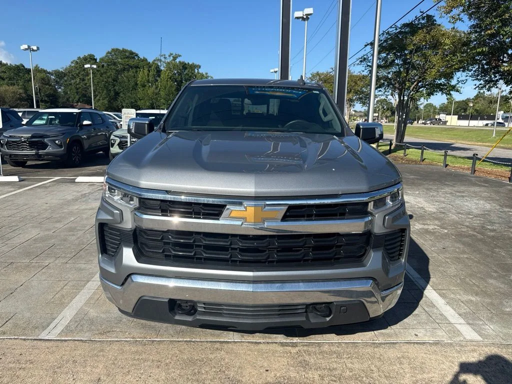 Used 2023 Gray Chevrolet LT image 8