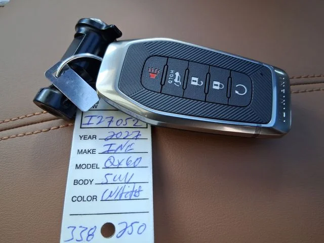 New 2027 2T RAD WHT INFINITI Autograph AWD image 29