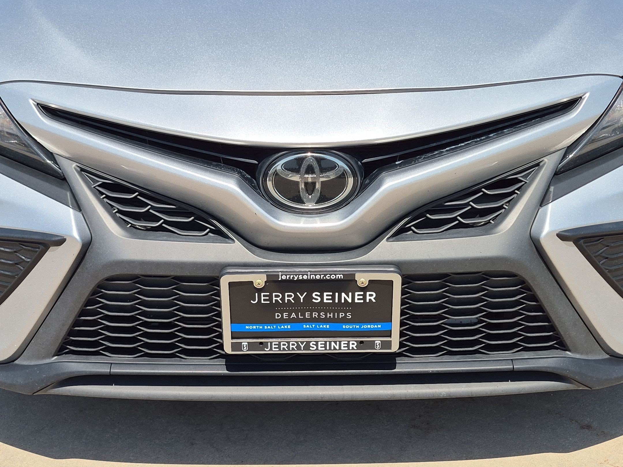 Used 2022 Celestial Silver Metallic Toyota SE image 9