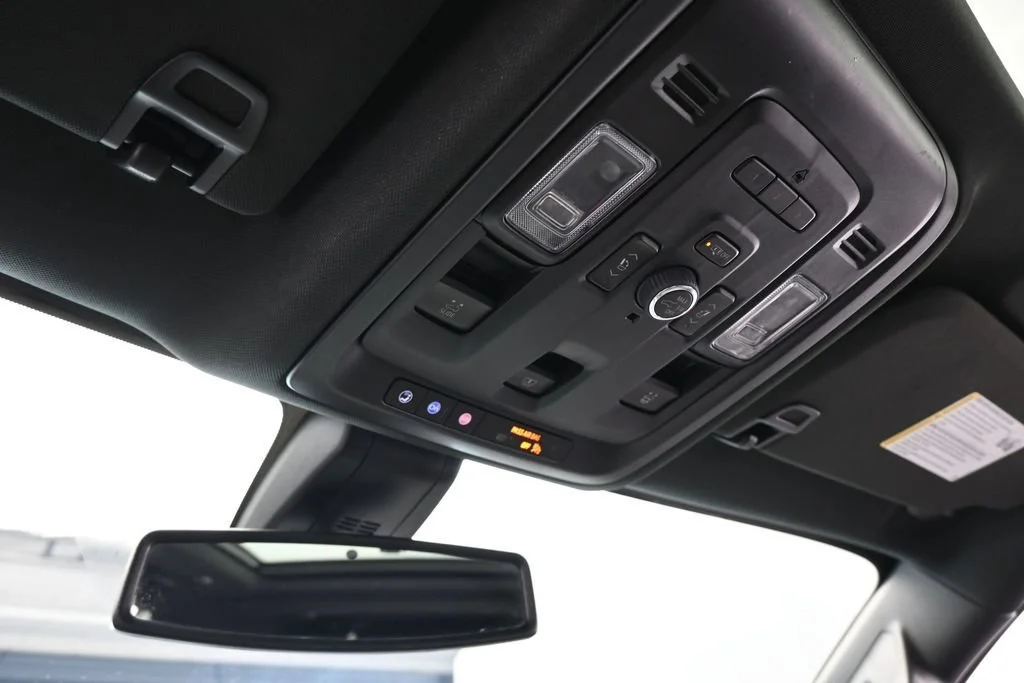 Used 2022 MIDNIGHT BLUE METALLIC Chevrolet Z71 image 33