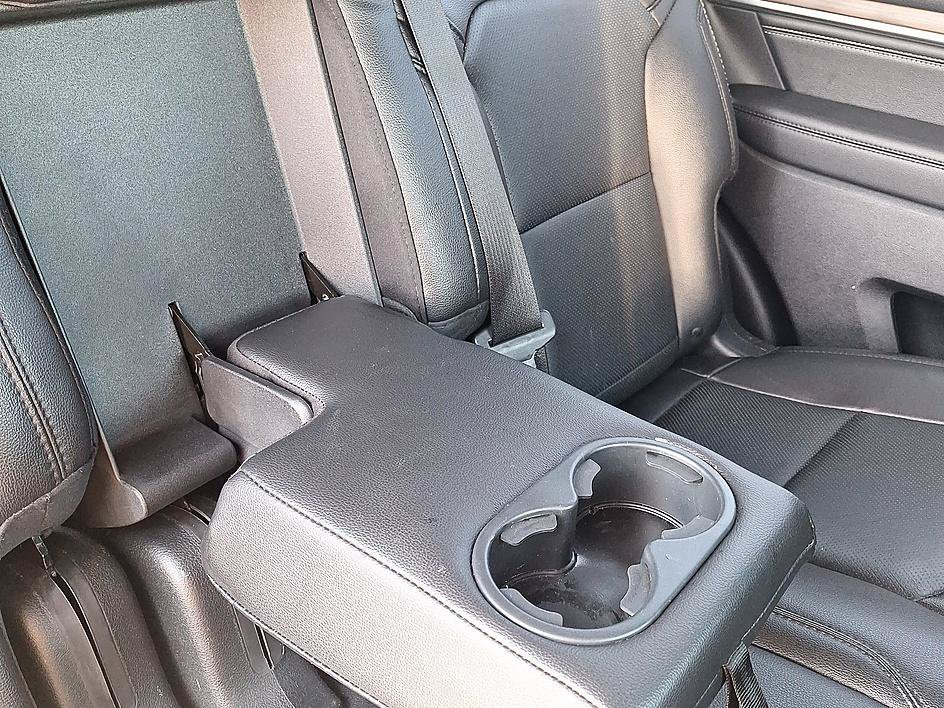 Used 2019 Magnetic Metallic Ford Limited image 28
