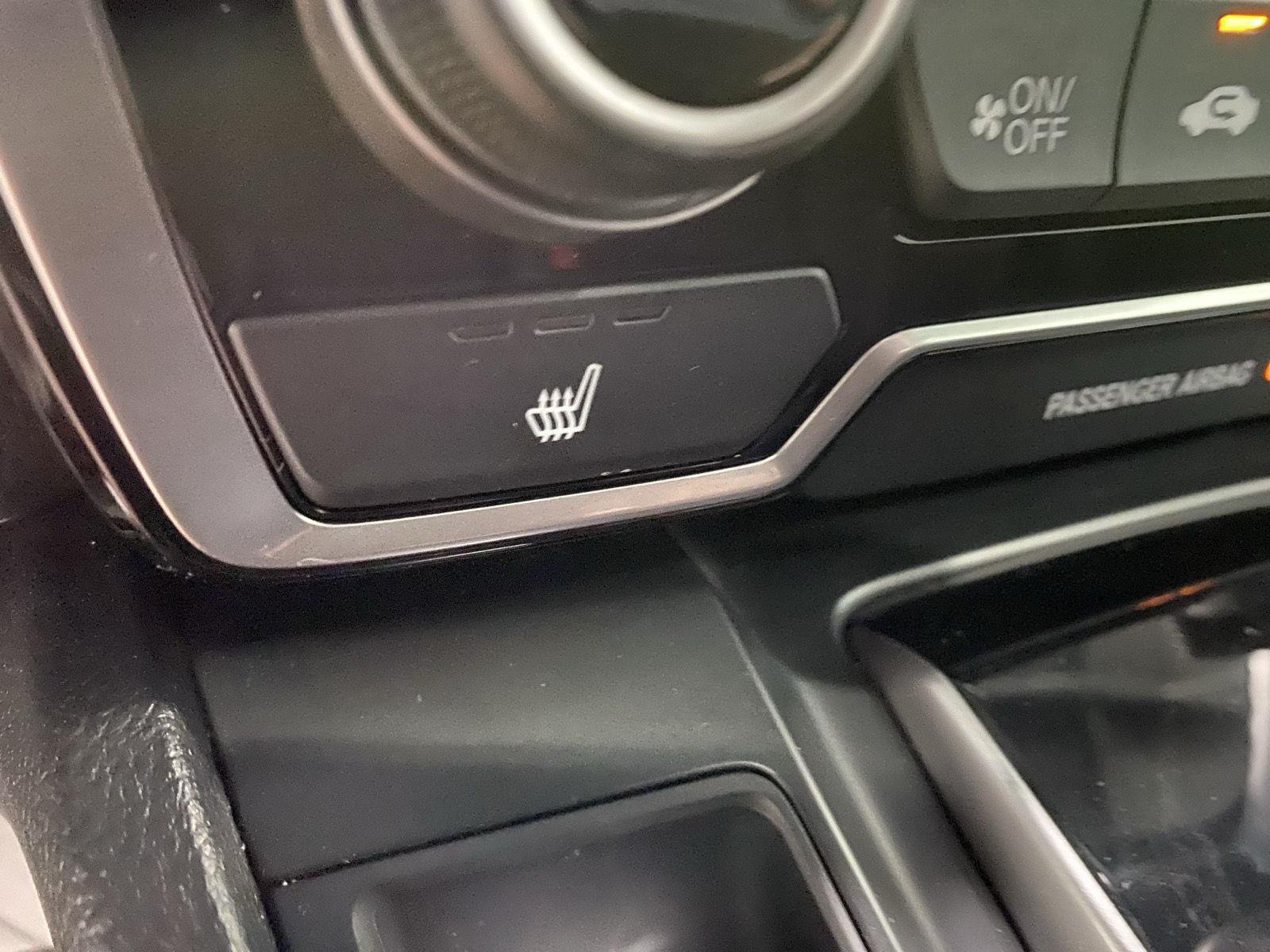 Used 2019 Modern Steel Metallic Honda Touring image 31