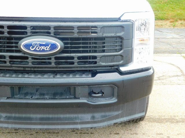 2024 Ford F-350 Super Duty Chassis Cab XL - Photo 9
