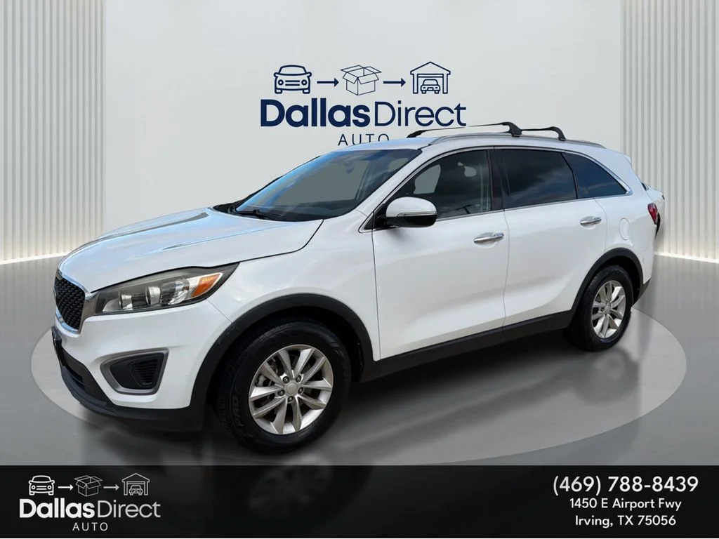 Used 2016 Snow White Pearl Kia LX image 1