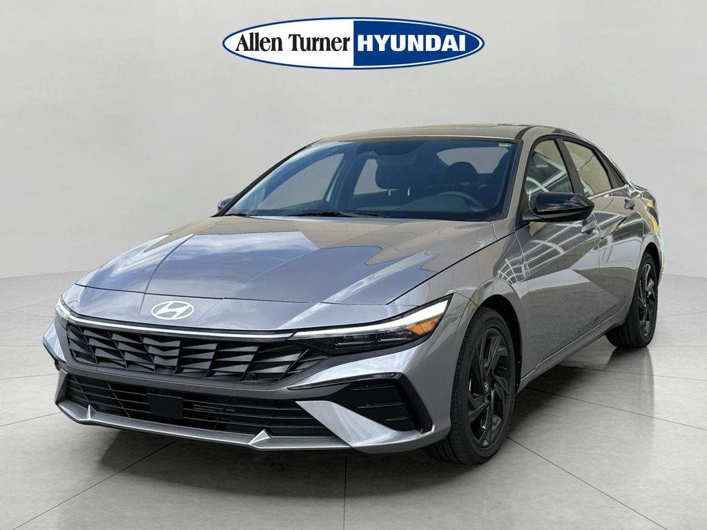 New 2026 Fluid Metal Hyundai SEL Sport Premium image 3