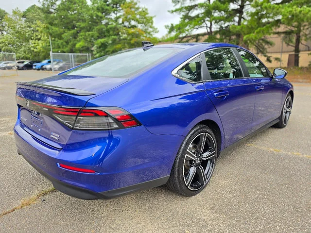 Certified Used 2025 Still Night Pearl Honda Sport image 6