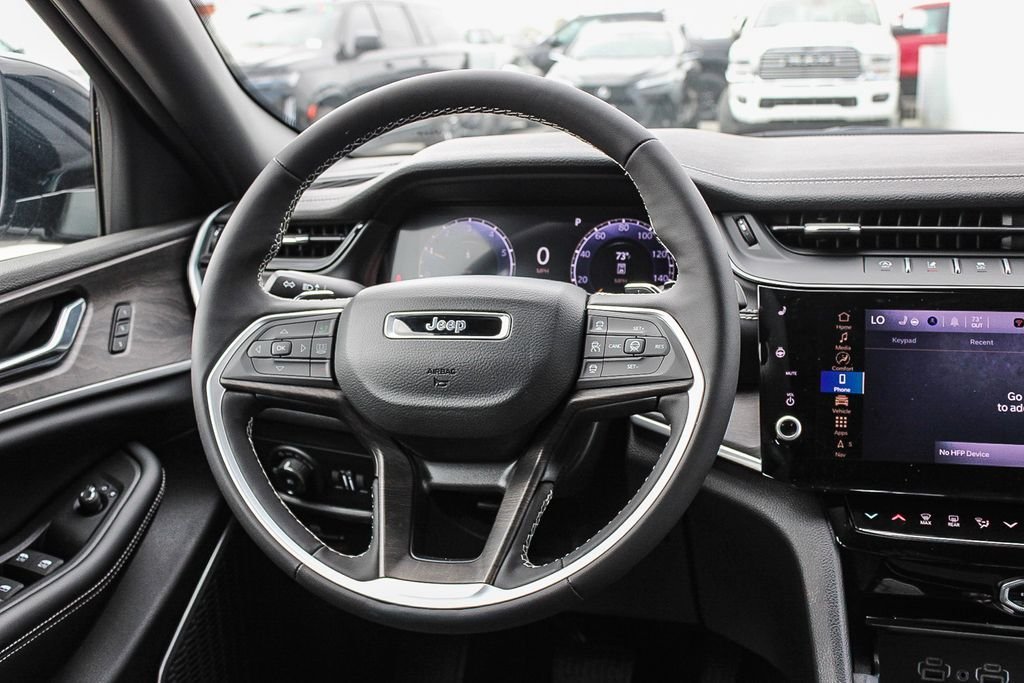 New 2026 Diamond Black Crystal Pearlcoat Jeep Limited image 16
