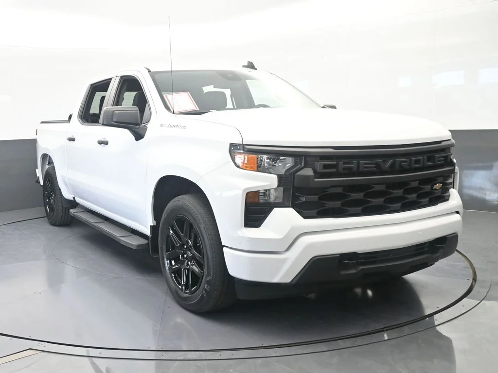 Used 2024 Summit White Chevrolet Custom image 9