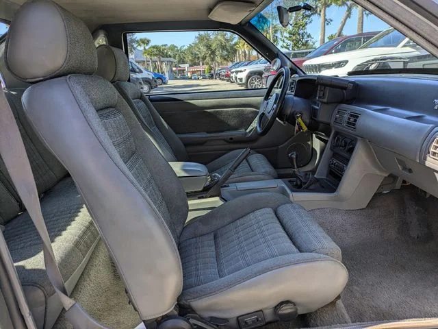 1989 Ford Mustang - Photo 17