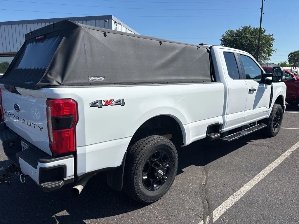 Used 2025 White Ford XL image 3