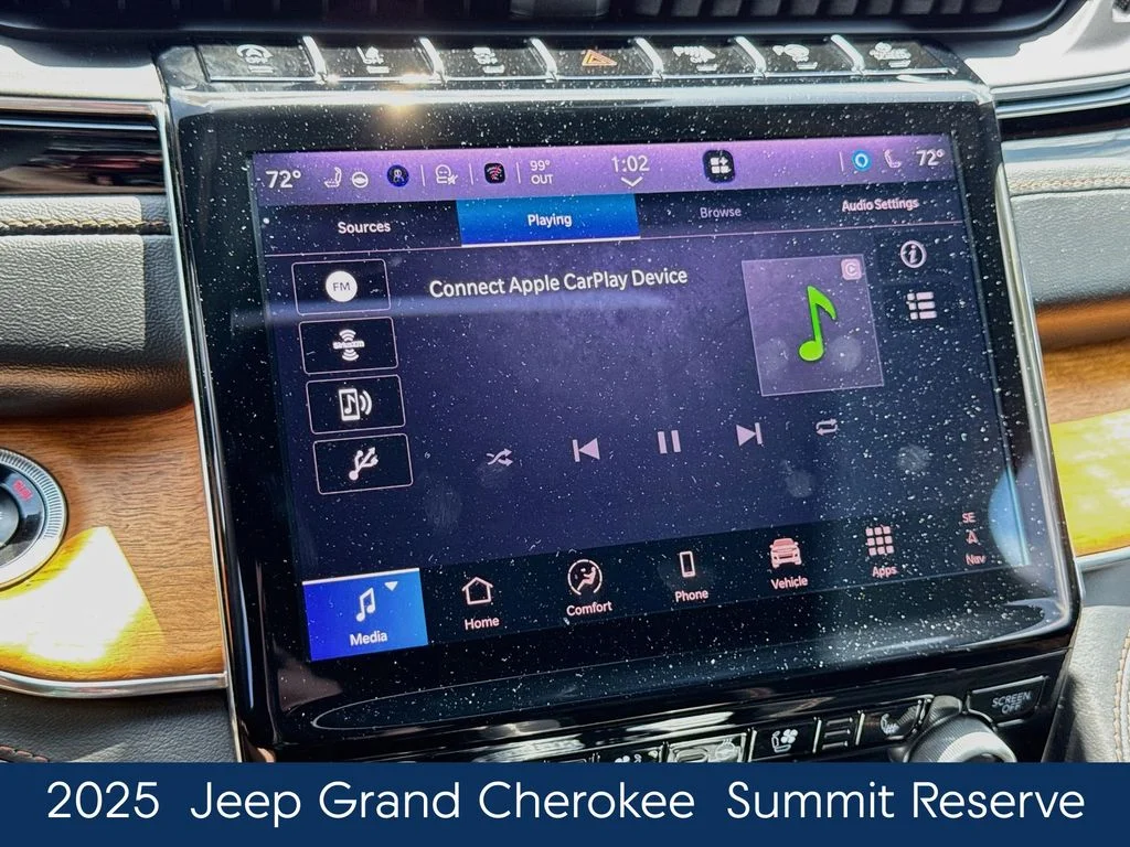 Used 2025 White Jeep Summit Reserve image 30