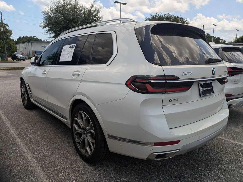 Used 2023 White BMW xDrive40i image 2