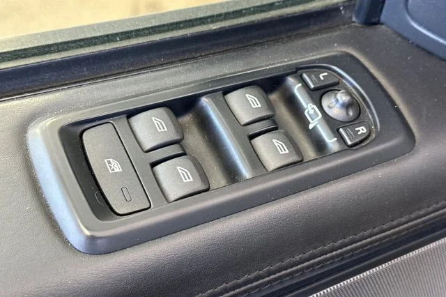 Used 2011 Stornoway Gray Land Rover Supercharged image 13