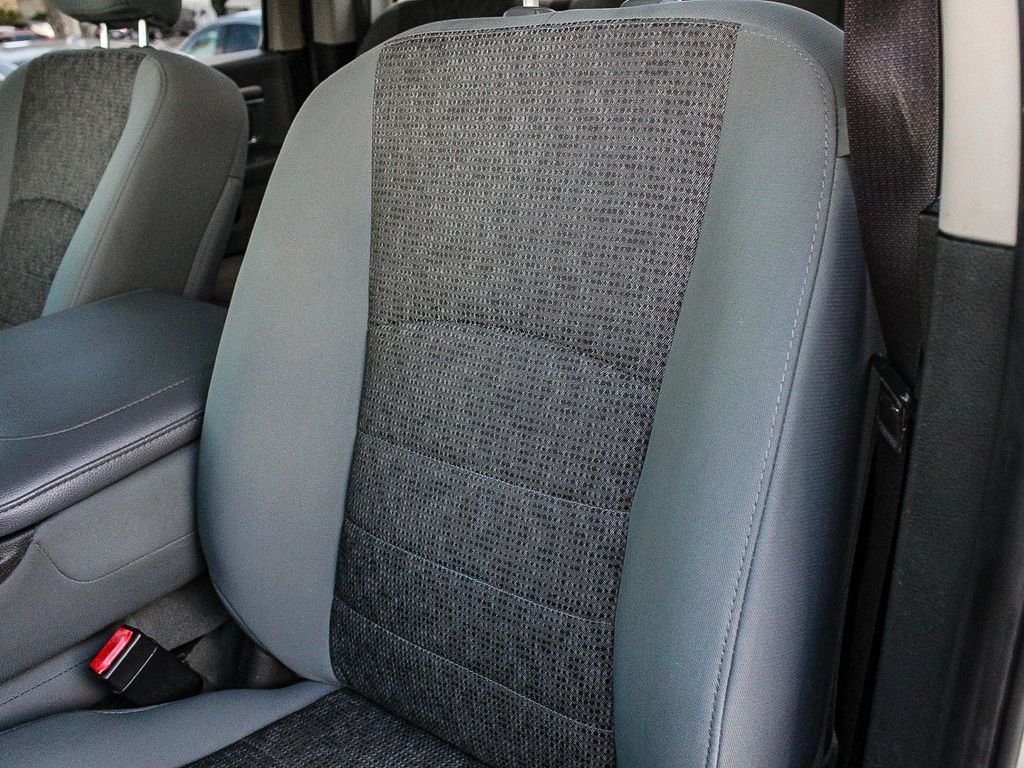 Used 2018 Silver Ram Big Horn image 26