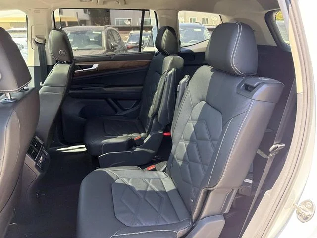 New 2026 White/off-white Volkswagen 2.0T SE w/Technology image 11