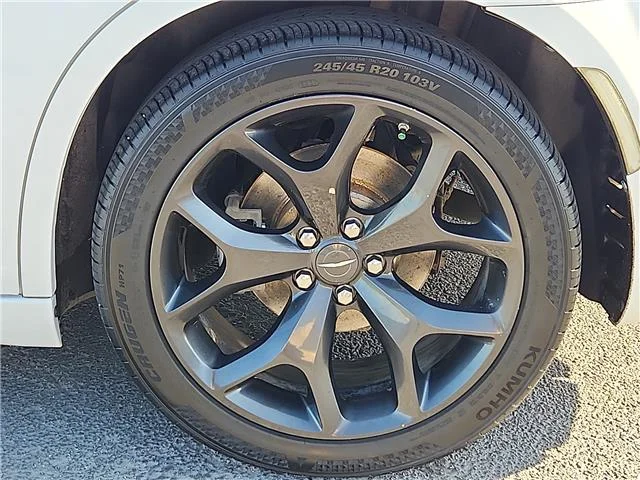 Used 2022 White Chrysler S Rear-Wheel Drive image 7