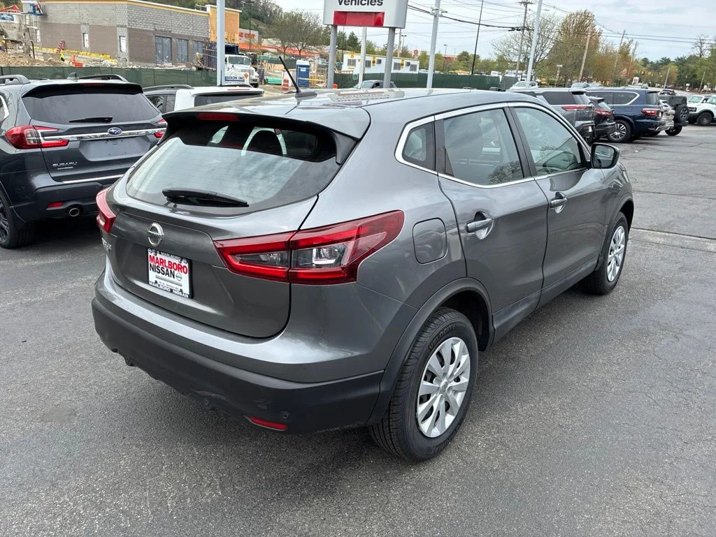 Used 2020 Gray Nissan S image 7