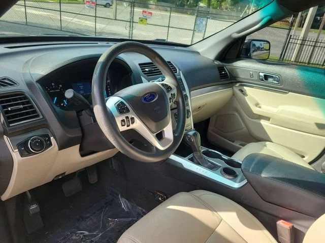 Used 2015 Black Ford Base image 16