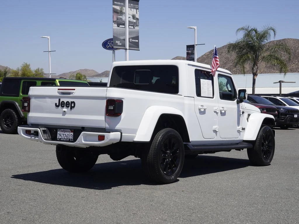 Certified Used 2023 White/off-white Jeep High Altitude image 3